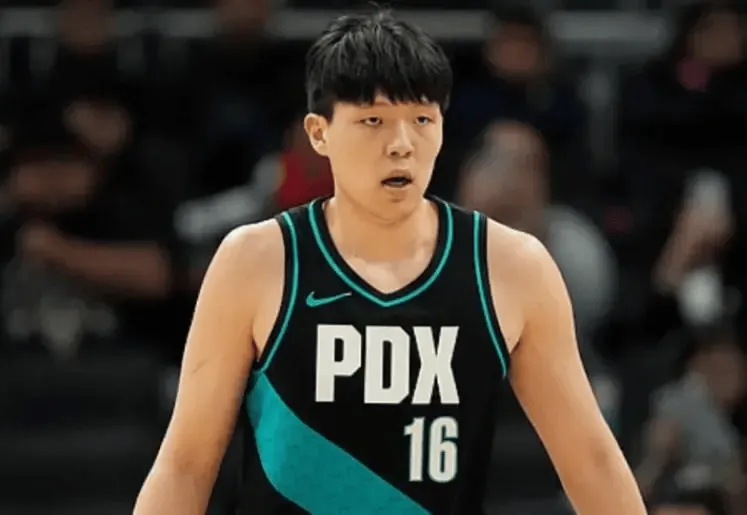 开云app官网-杨瀚森：今天表现一般，我现在在场上能跟上一些后卫了